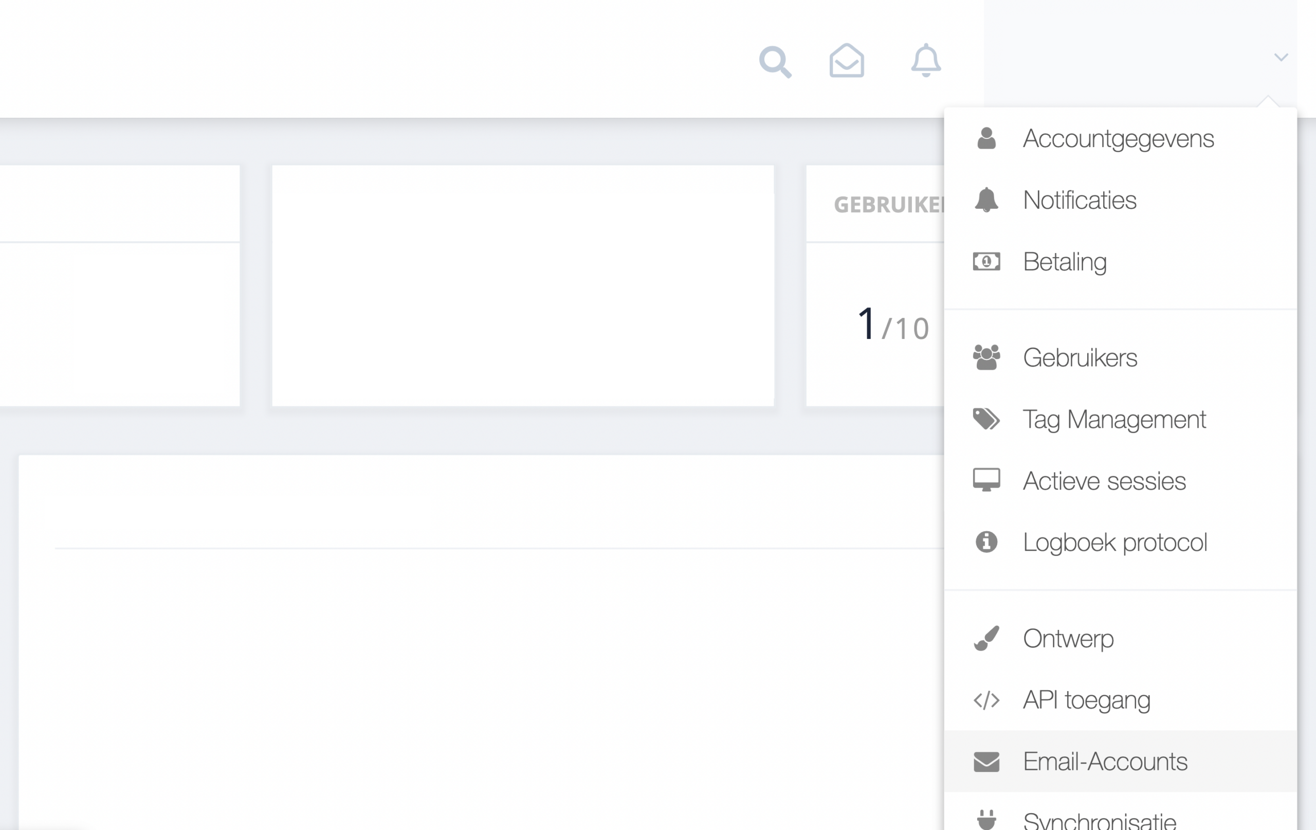 Stap 1. Vanuit uw dashboard van GetMyInvoices navigeert u naar uw account naam, in de rechter bovenhoek, en u klikt op ‘Email-accounts’. -